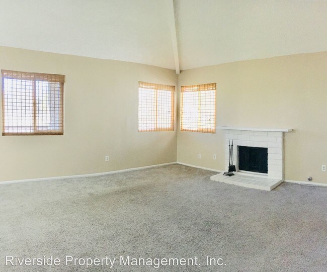 Foto del edificio - 3288 Little Mountain Dr