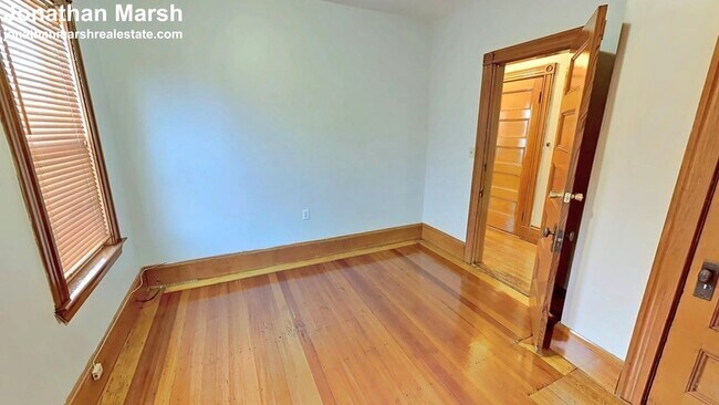 Foto del edificio - 18 Pleasant St