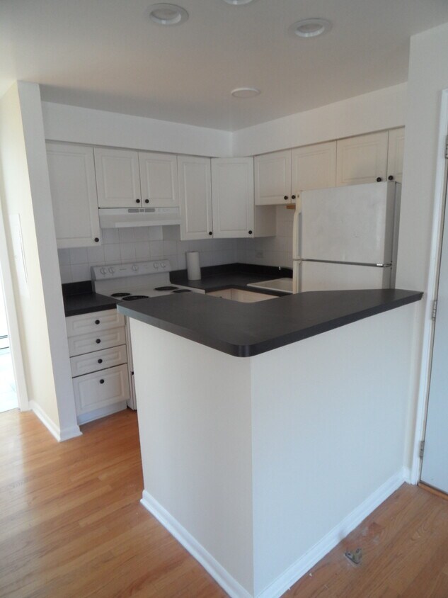 Primary Photo - 6415 N Hermitage Ave