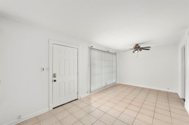 Building Photo - 7510 Shadyvilla Ln