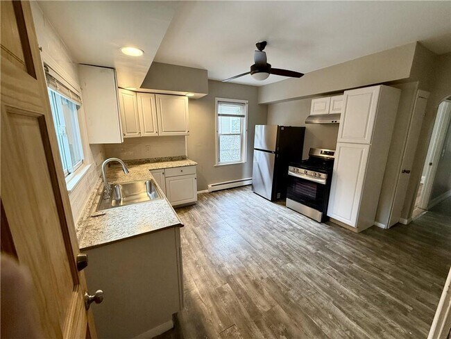 Building Photo - 41 Fruit Hill Ave