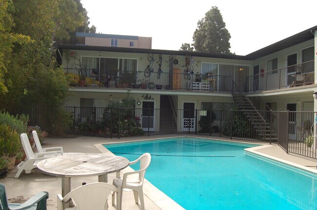 Foto del edificio - 974 Haverford Ave