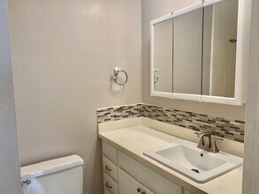 Building Photo - 2211 S Braeswood Blvd