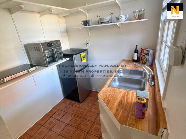 Foto del edificio - 215 E Romie Ln