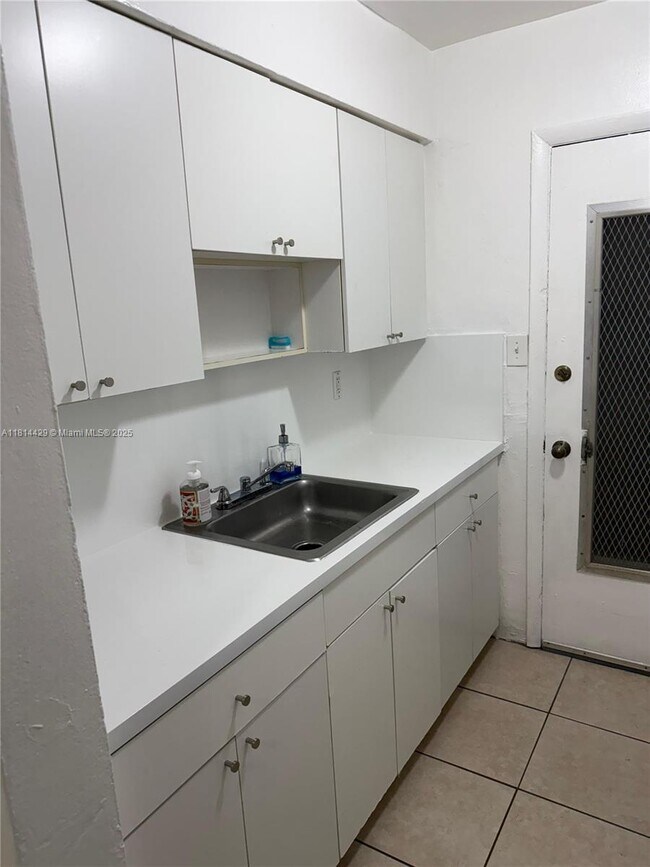 Foto del edificio - 16851 NE 18th Ave