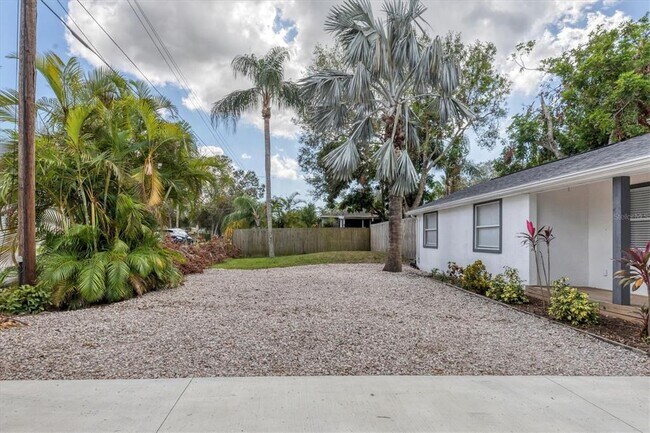 Foto del edificio - 4110 Iola Dr