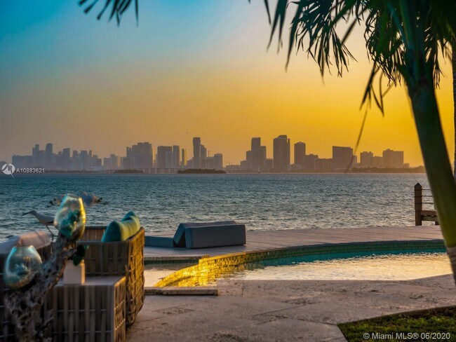 Foto del edificio - 1365 Bay Ter