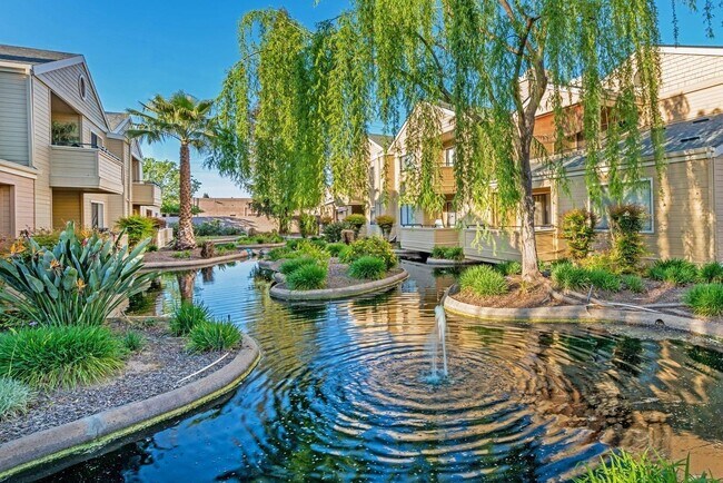 Foto del edificio - 7675 N First St