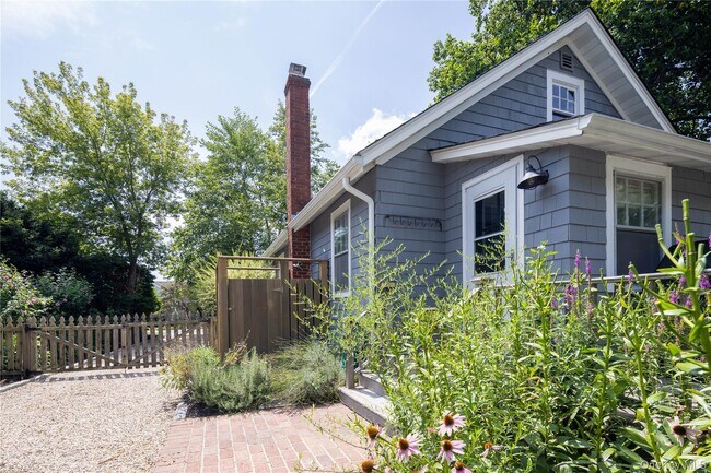 Foto del edificio - 145 Founders Path