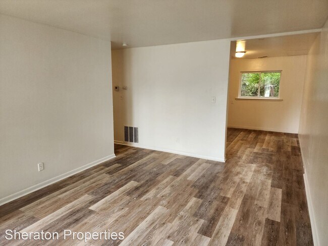 Building Photo - 3 br, 1 bath House - 213 Pilgrim Rd.