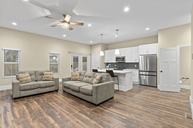 Building Photo - 5424 Delmar Blvd