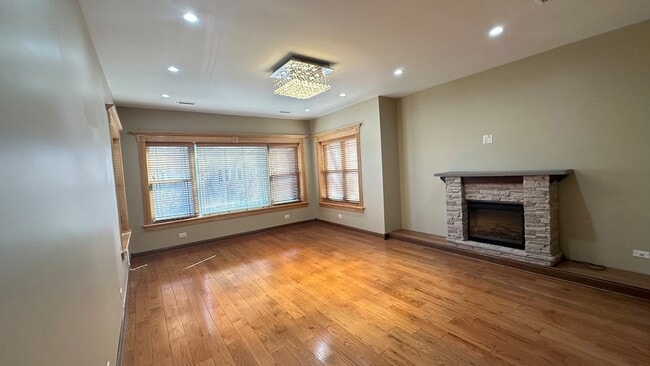 Building Photo - 5716 N Campbell Ave