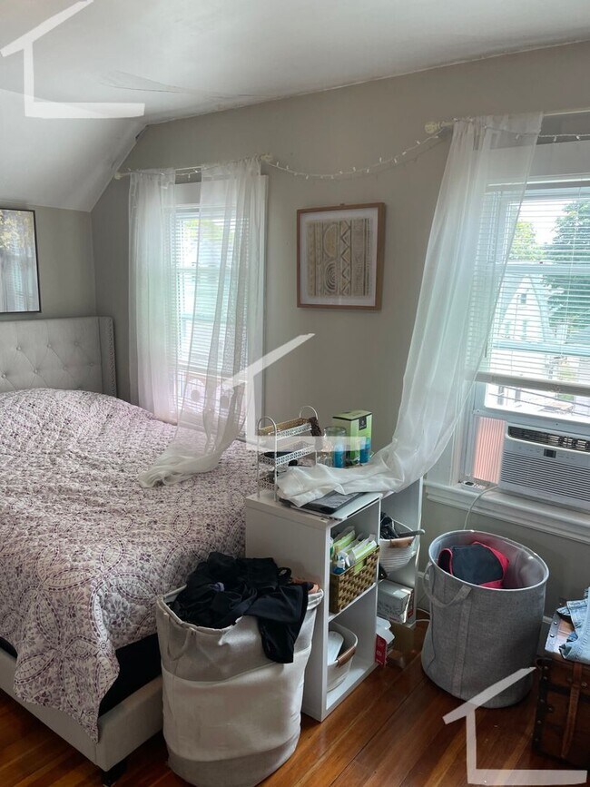 Foto del edificio - Charming 4-Bedroom Home-No Broker Fee