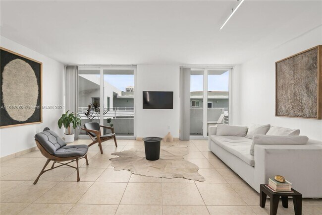 Foto del edificio - 7800 Collins Ave