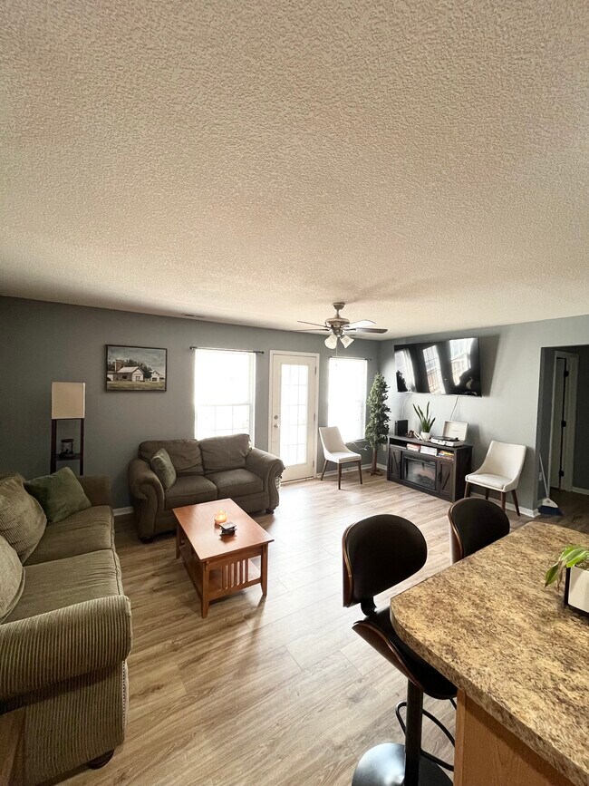 Foto del edificio - 1136 Keystone Ln
