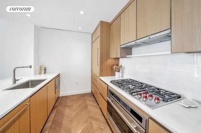 Foto del edificio - 211 W 14th St