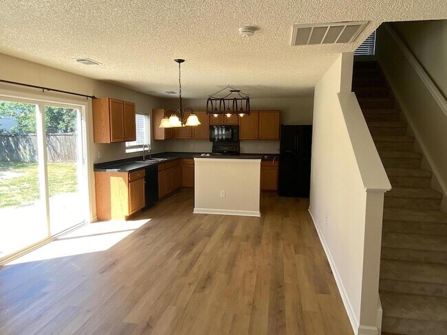 Foto del edificio - 1307 Basketweaver Way