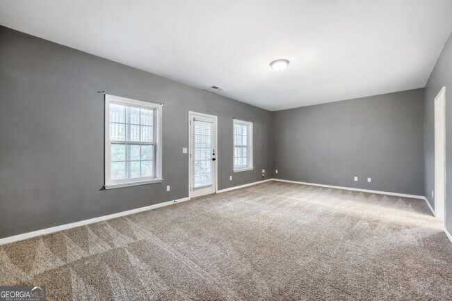 Foto del edificio - 6127 Joybrook Rd
