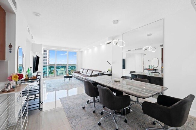 Foto del edificio - 350 SE 2nd St
