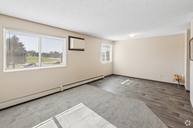 2BR, 1BA - 825SF - Living Room - Centre Square Apartments