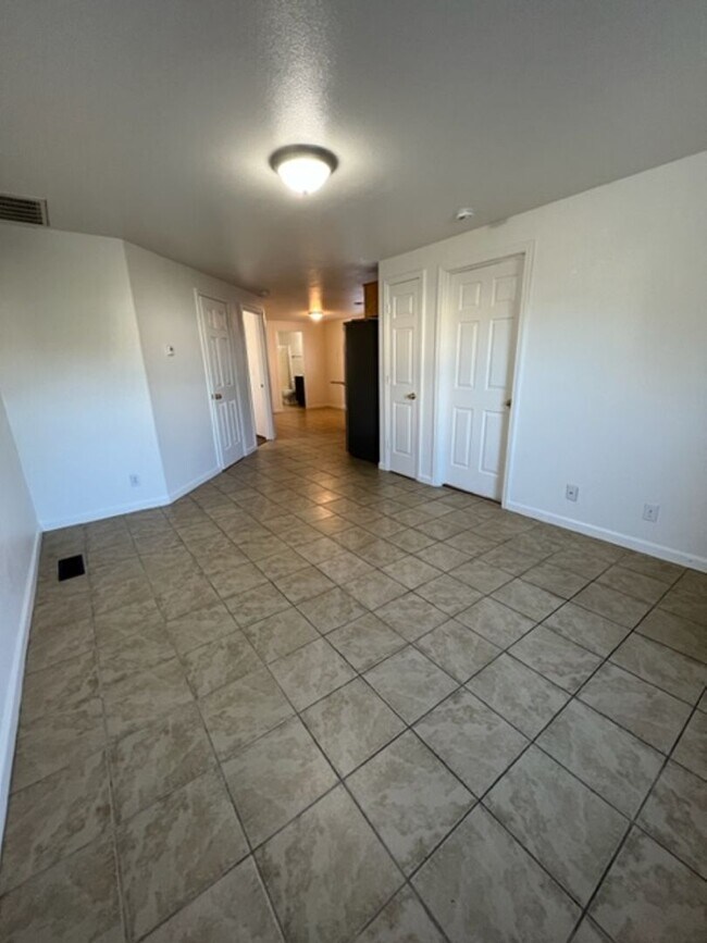 Foto del edificio - 710-710 Cedar St