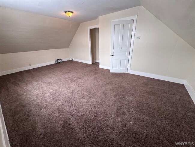 Foto del edificio - 350 Delaware St