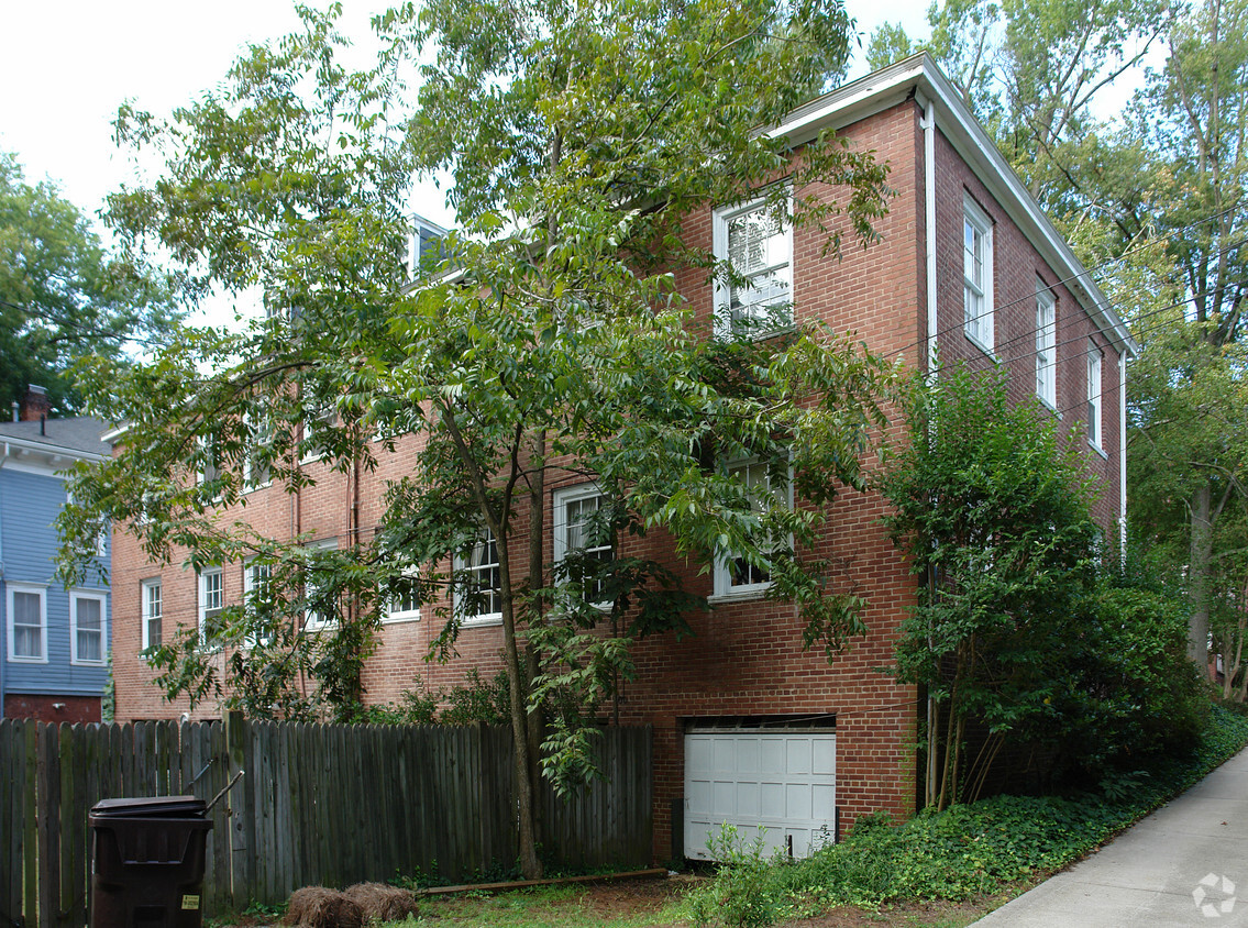 Building Photo - 304 Watts St