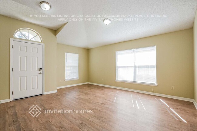 Foto del edificio - 7641 Pine Nest Ct