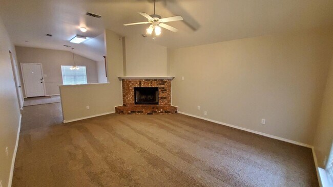 Building Photo - Half Off 1st Full Month's Rent / New Floor...