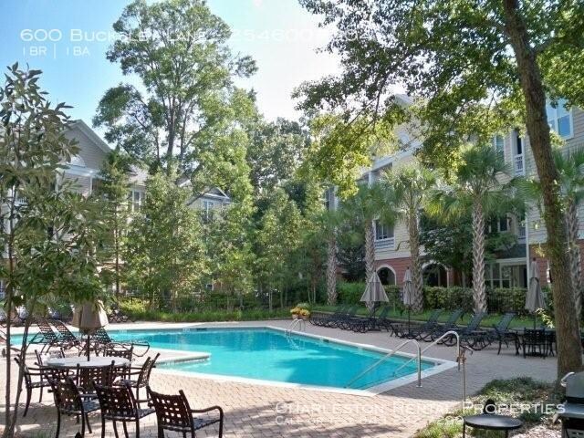 Foto del edificio - 600 Bucksley Ln