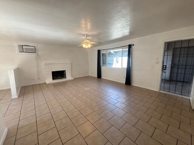 Foto del edificio - 826 Astor Dr