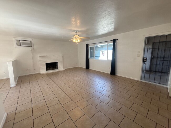 Building Photo - 826 Astor Dr