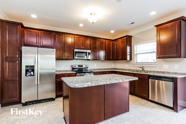 Building Photo - 2205 Wise Owl Dr