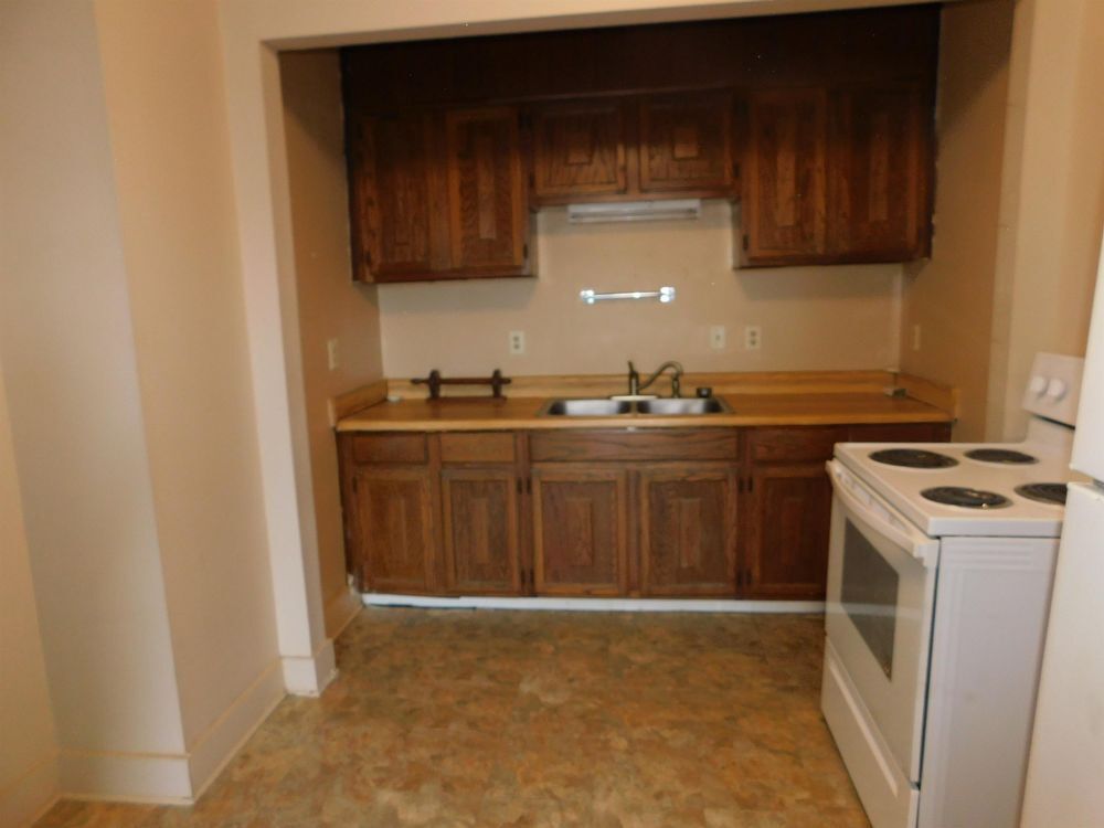 Building Photo - 405 Park Street Apt 2