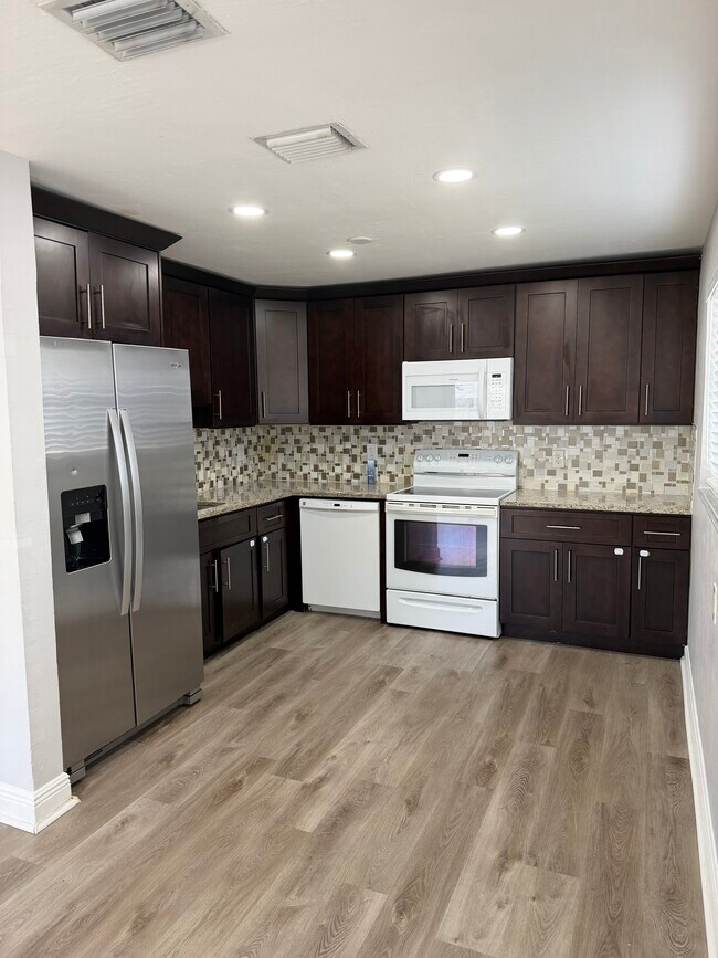 Foto del edificio - 6120 SW 38th St