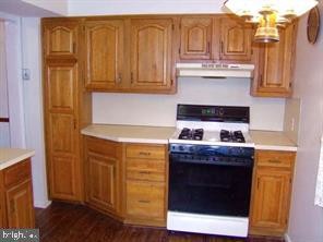 Primary Photo - 1725 Kohl St