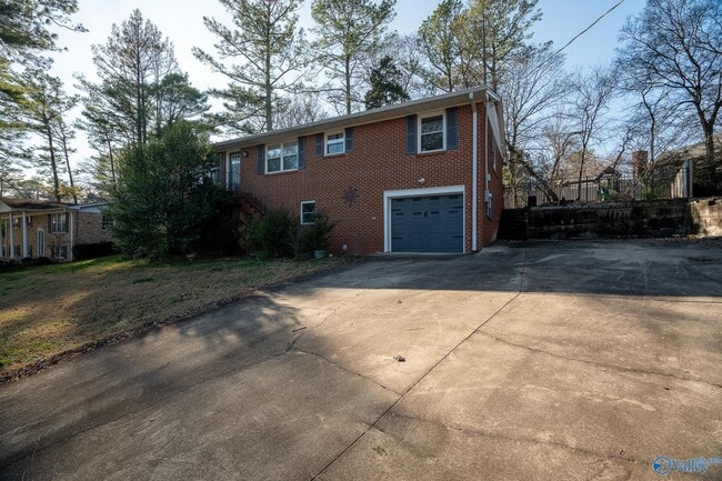 Building Photo - 205 High Rd