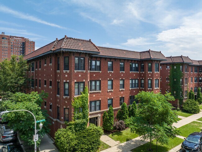 Foto del edificio - 6701-15 Merrill Ave | 2139-41 E 67th St