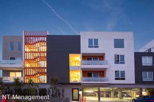 Foto del edificio - 3 br, 2 bath Apartment - 11929 Courtleigh ...