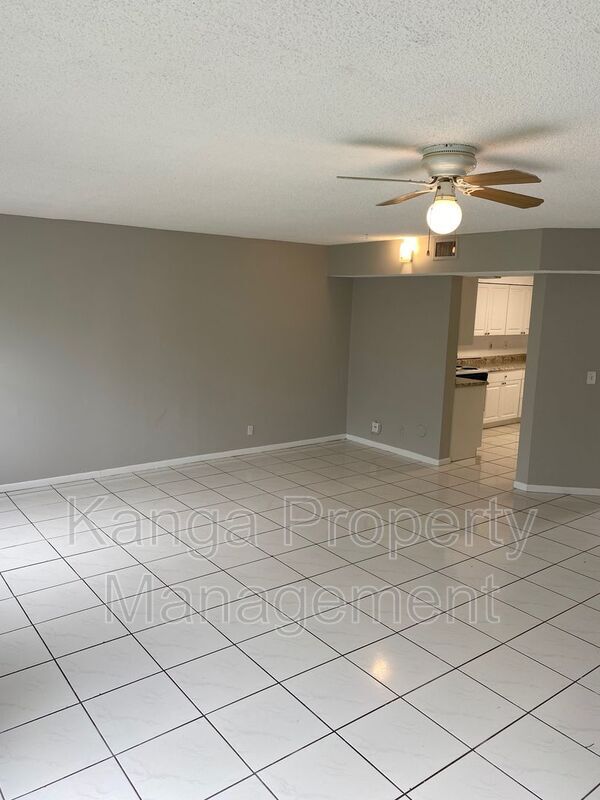 Foto del edificio - 11405 NW 35th St