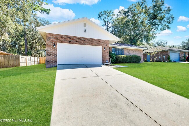 Foto del edificio - 6241 Cranberry Ln W