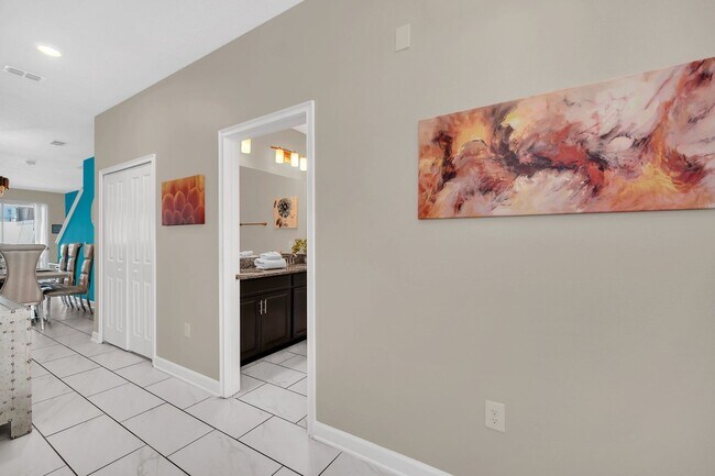 Building Photo - Pool Home in Davenport now available for r...