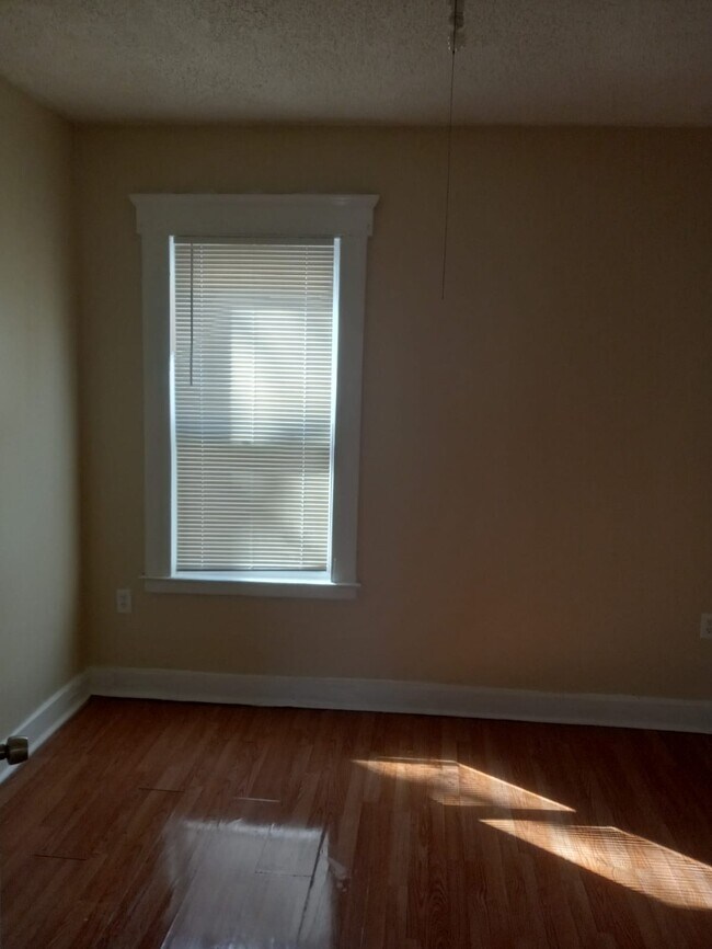 Building Photo - 48 Hurlburt St