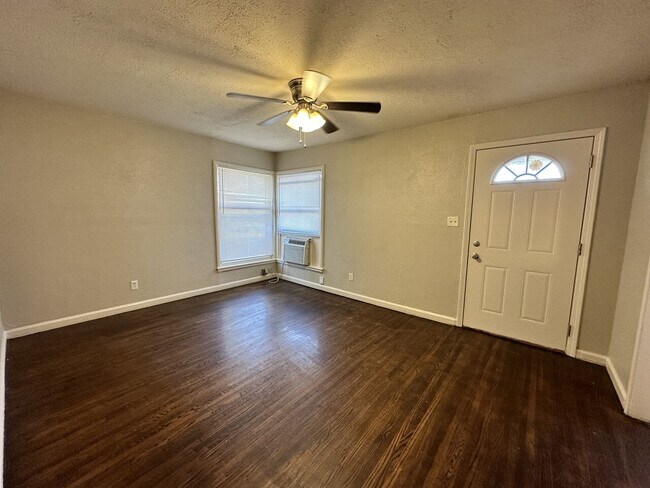 Building Photo - Colorado Apartments