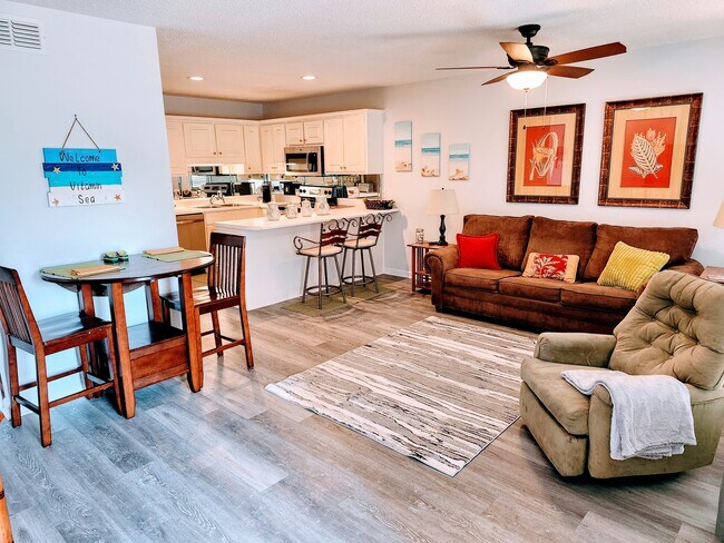 Foto del edificio - 17462 Front Beach Rd