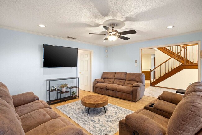 Building Photo - 1424 Cobblestone Dr