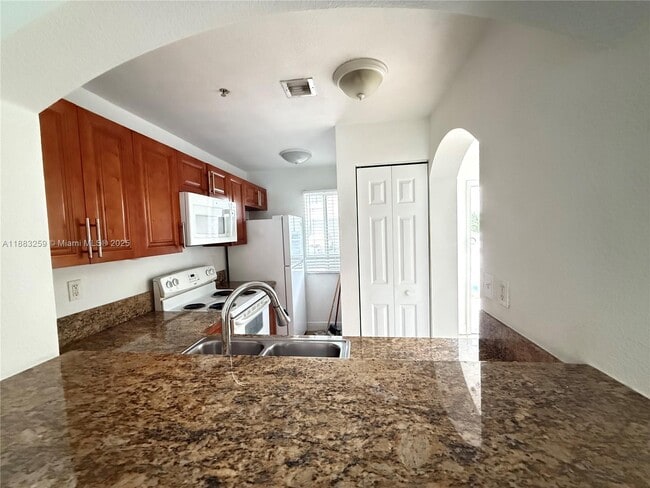 Foto del edificio - 7995 NW 8th St