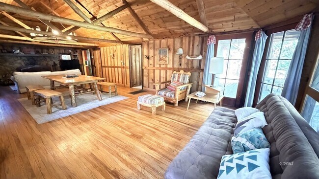 Foto del edificio - 54270 S Circle Dr