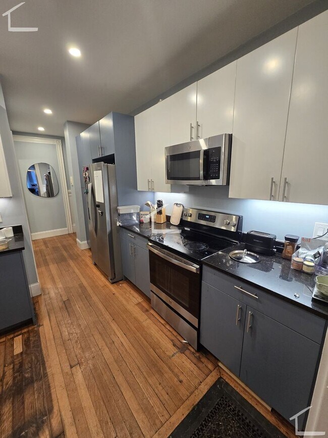 Foto del edificio - 9/1 Rare 4BR/2BA in Kenmore Sq, Heat/hot water inc!