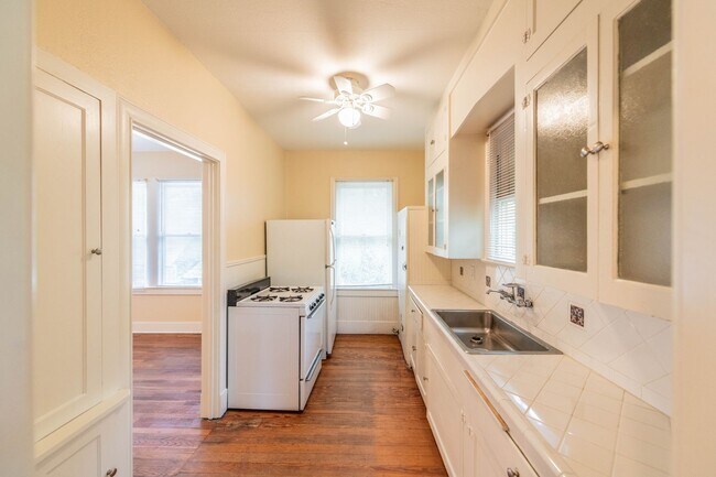 Building Photo - 112 E Norwood Ct